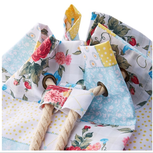 Pioneer Woman Sweet Rose Drawstring Laundry Bag - Picture 2 of 6